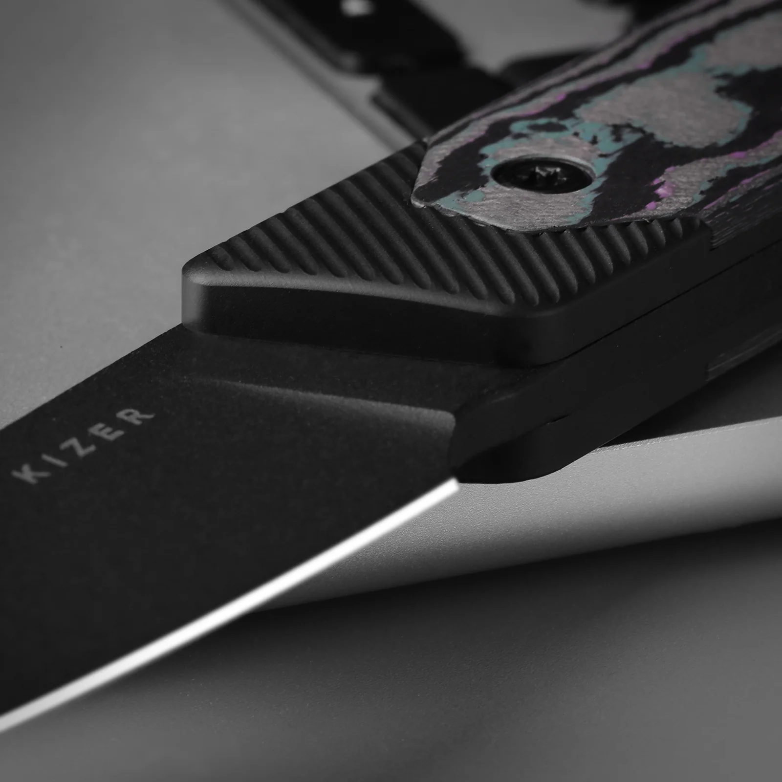 Hallow | Aluminium + Carbon Fiber | CPM 10V | KizerB™ 1123A2 - Image 16