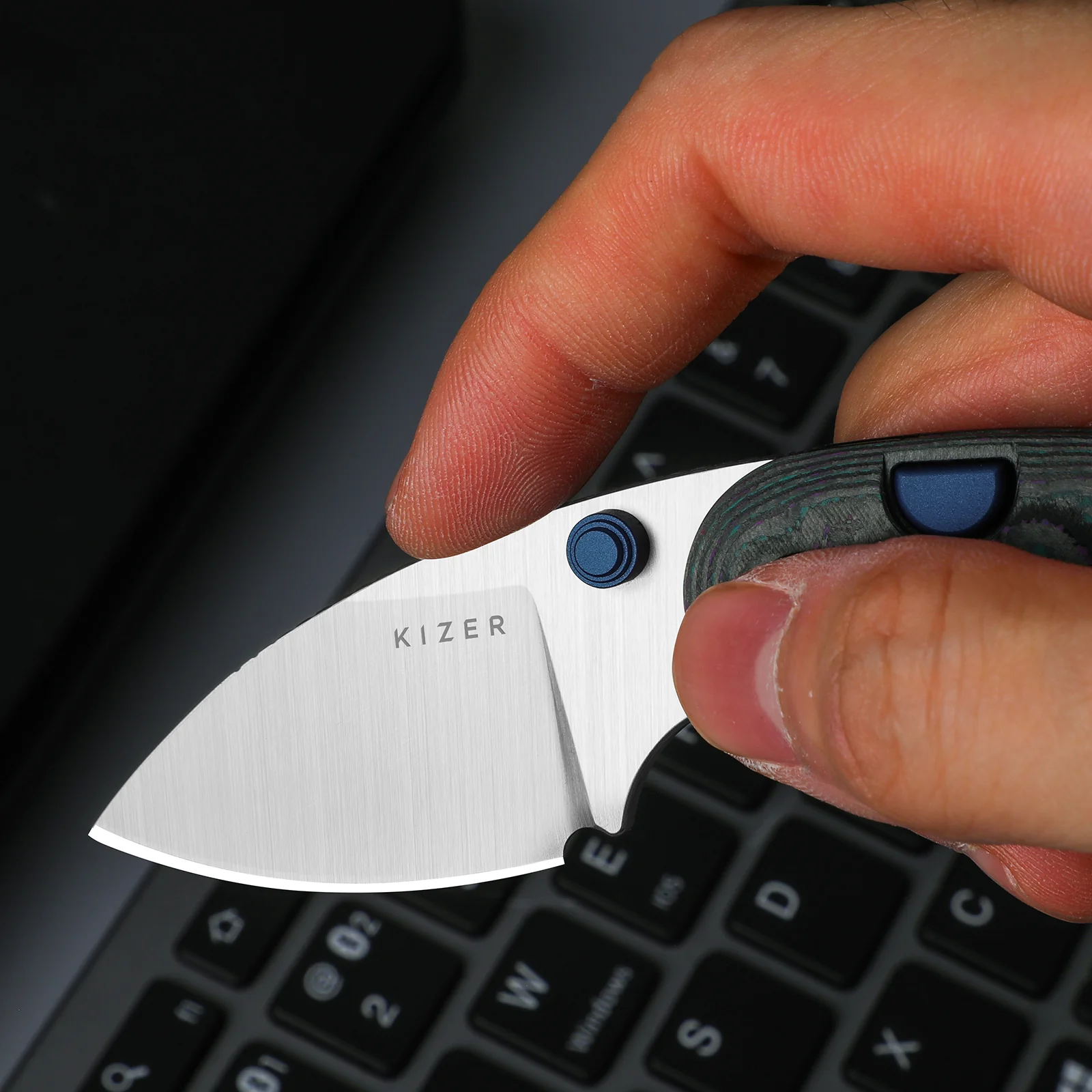 Microbe™ | 5Th Pocket Knife | Kizer Button Liner Lock™ | Fat Carbon Black Dune Handle | KizerB™ 2742A3 - Image 12