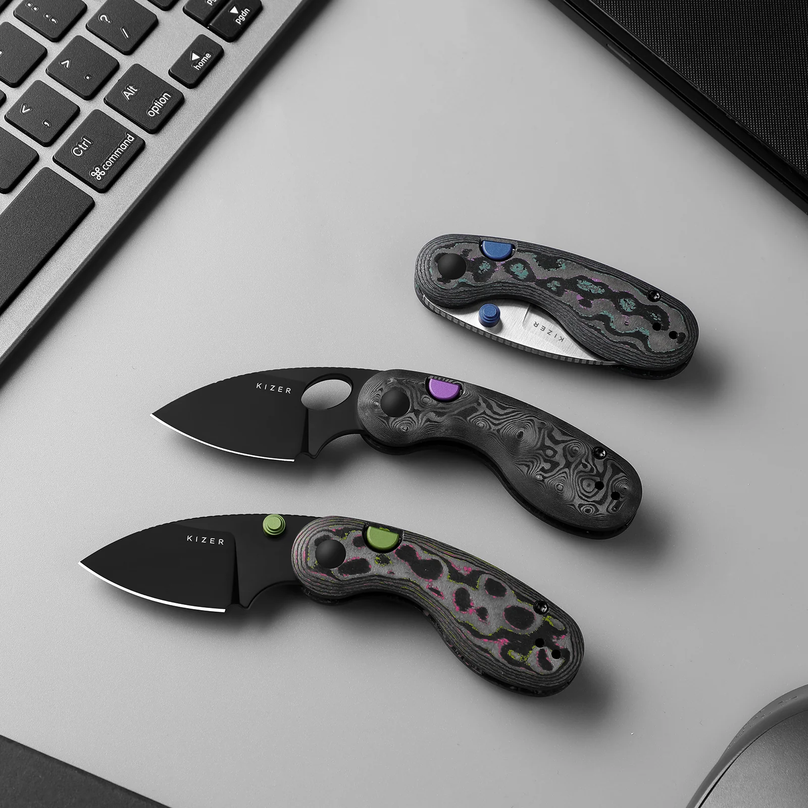 Microbe™ | 5Th Pocket Knife | Kizer Button Liner Lock™ | Fat Carbon Black Dune Handle | KizerB™ 2742A3 - Image 8
