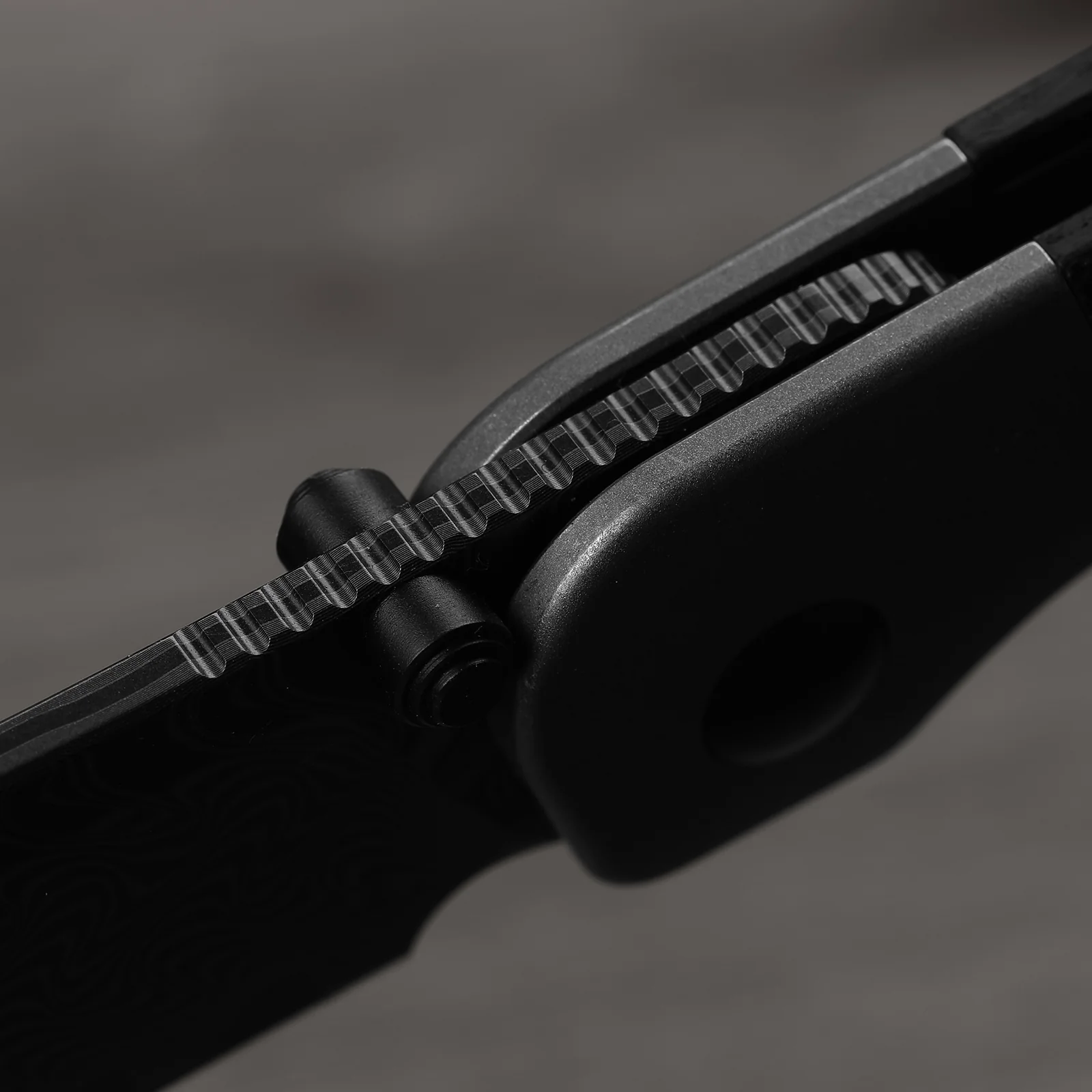 Coywolf | Compound Grind | Titanium & Reconstituted Wood | Frame Lock | KizerB™ 3685A2 - Image 11