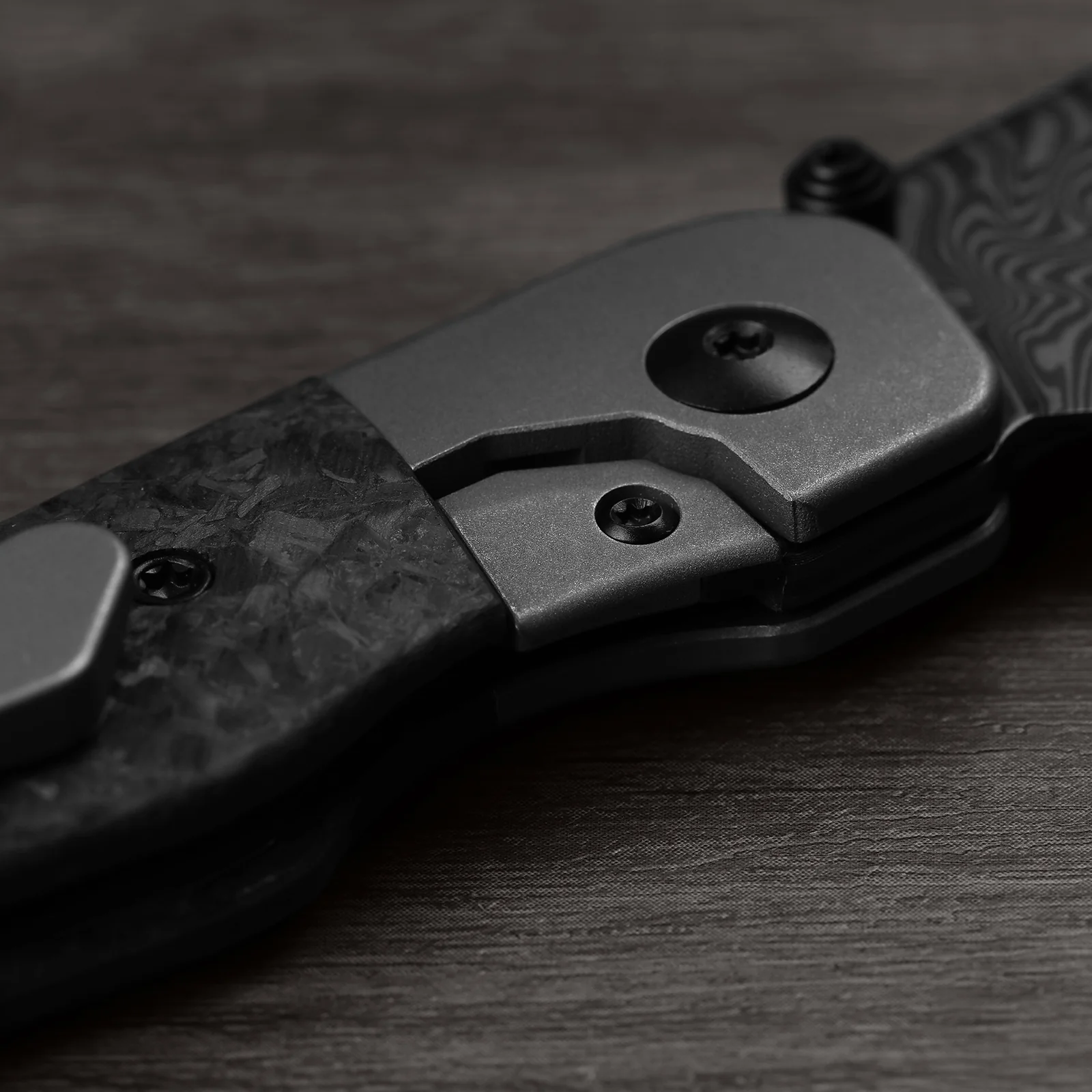 Coywolf | Compound Grind | Titanium & Reconstituted Wood | Frame Lock | KizerB™ 3685A2 - Image 12