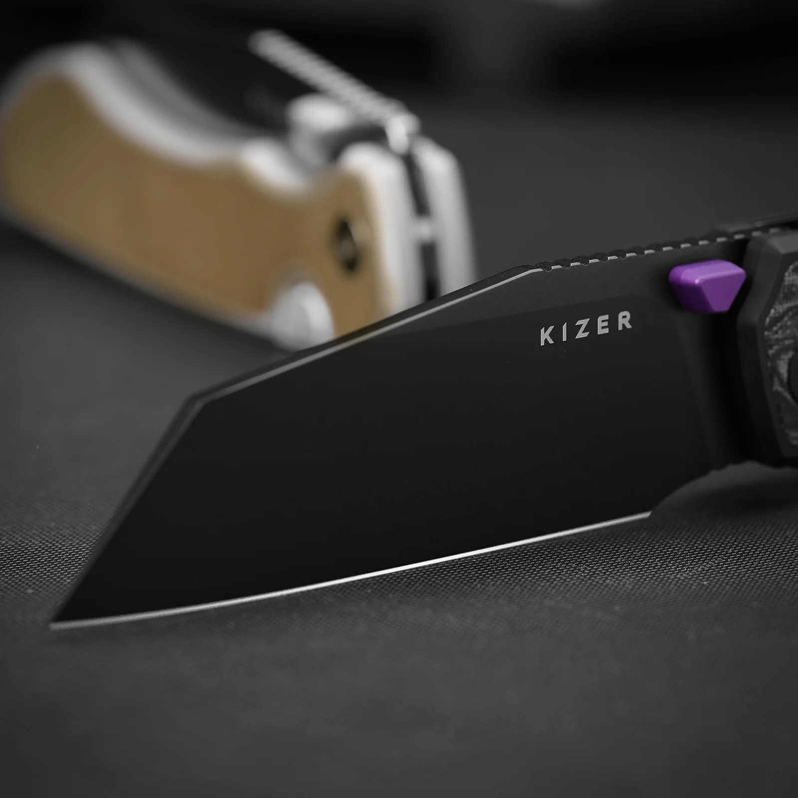 Wharning | Kizer Button Liner Lock™ | WHARNCLIFF | S45VN | KizerB™ 3738A1 - Image 11