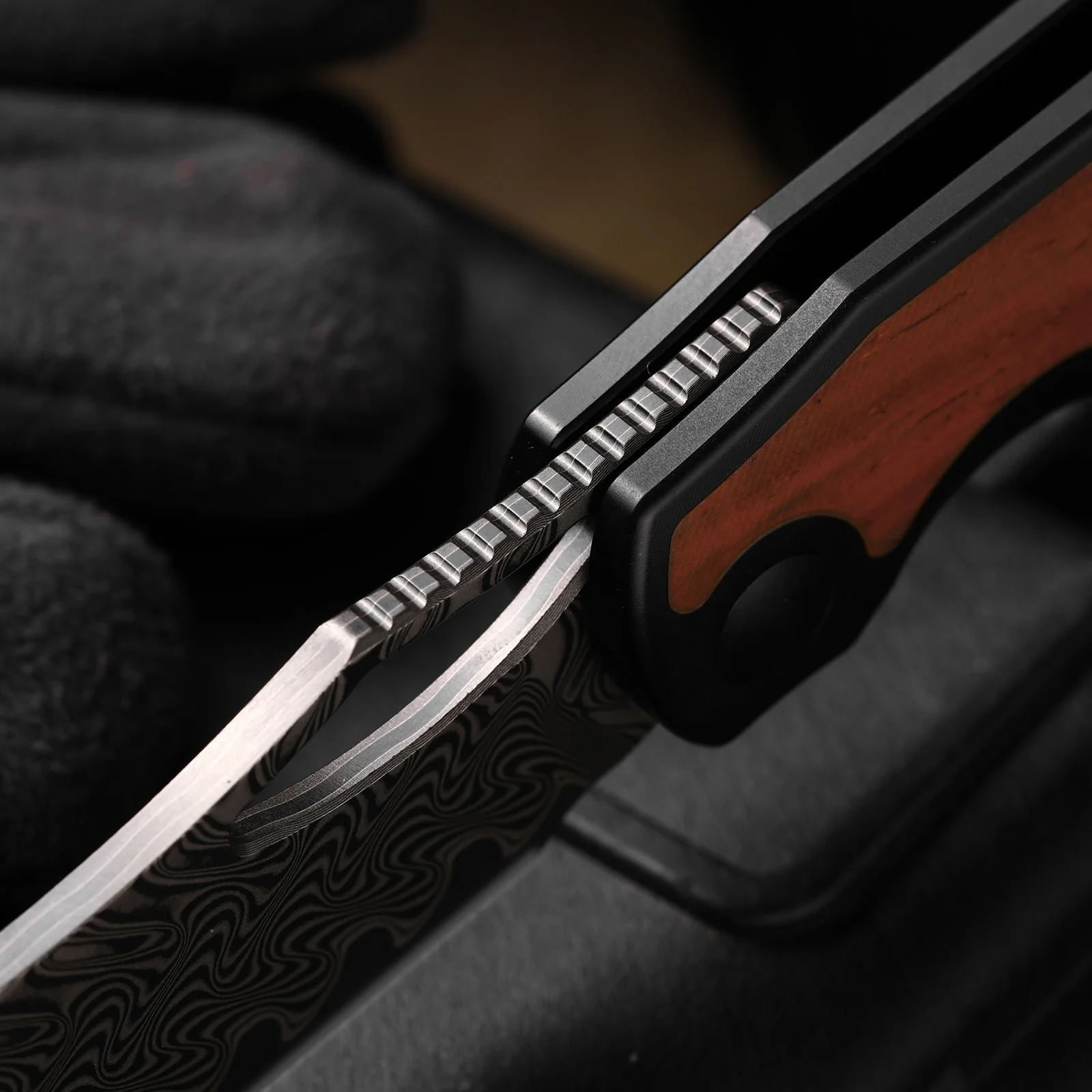 Allure | Balanced Form | Black Acid Damascus | Titanium & Panama Rosewood | KizerB™ 4763LDA3 - Image 13