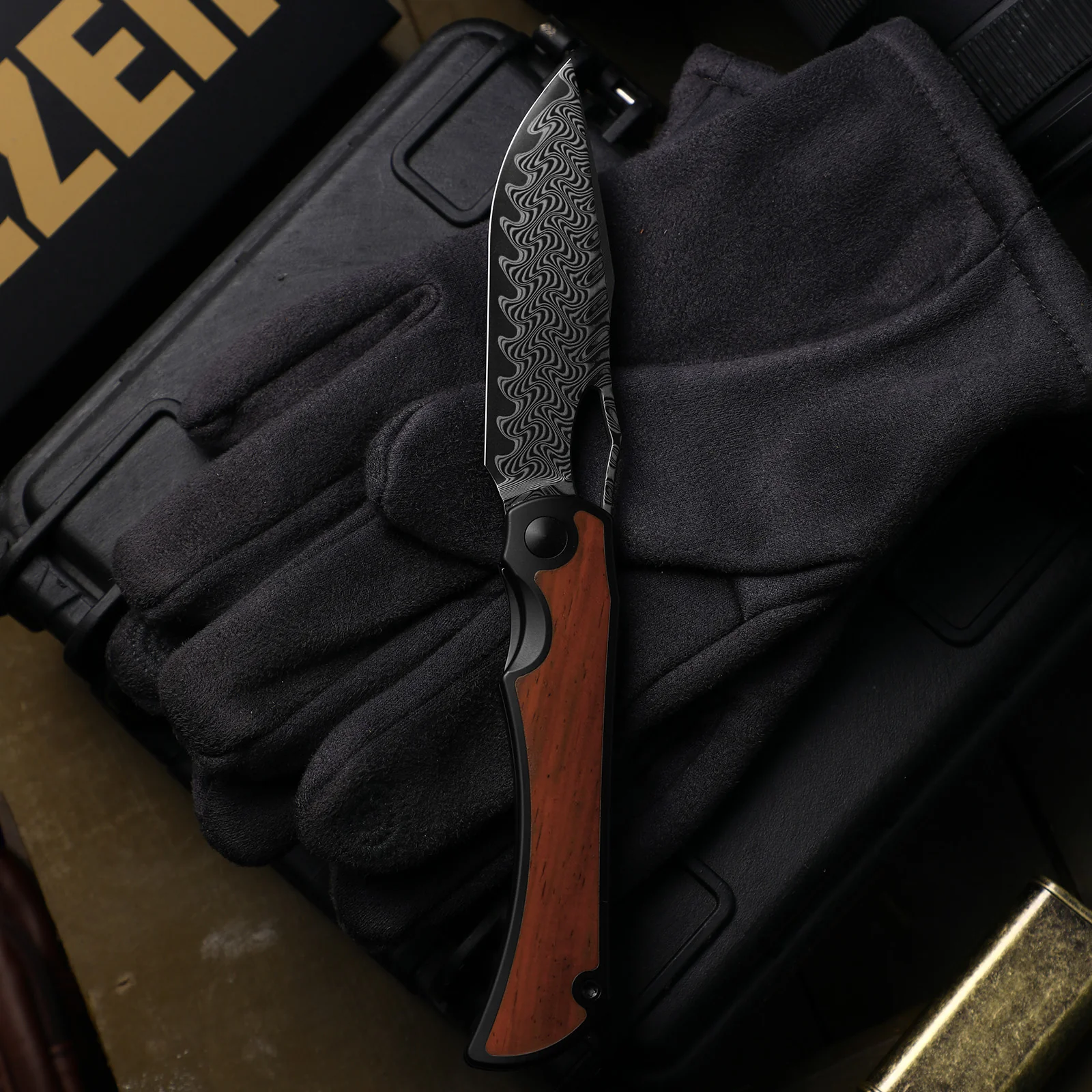 Allure | Balanced Form | Black Acid Damascus | Titanium & Panama Rosewood | KizerB™ 4763LDA3 - Image 9