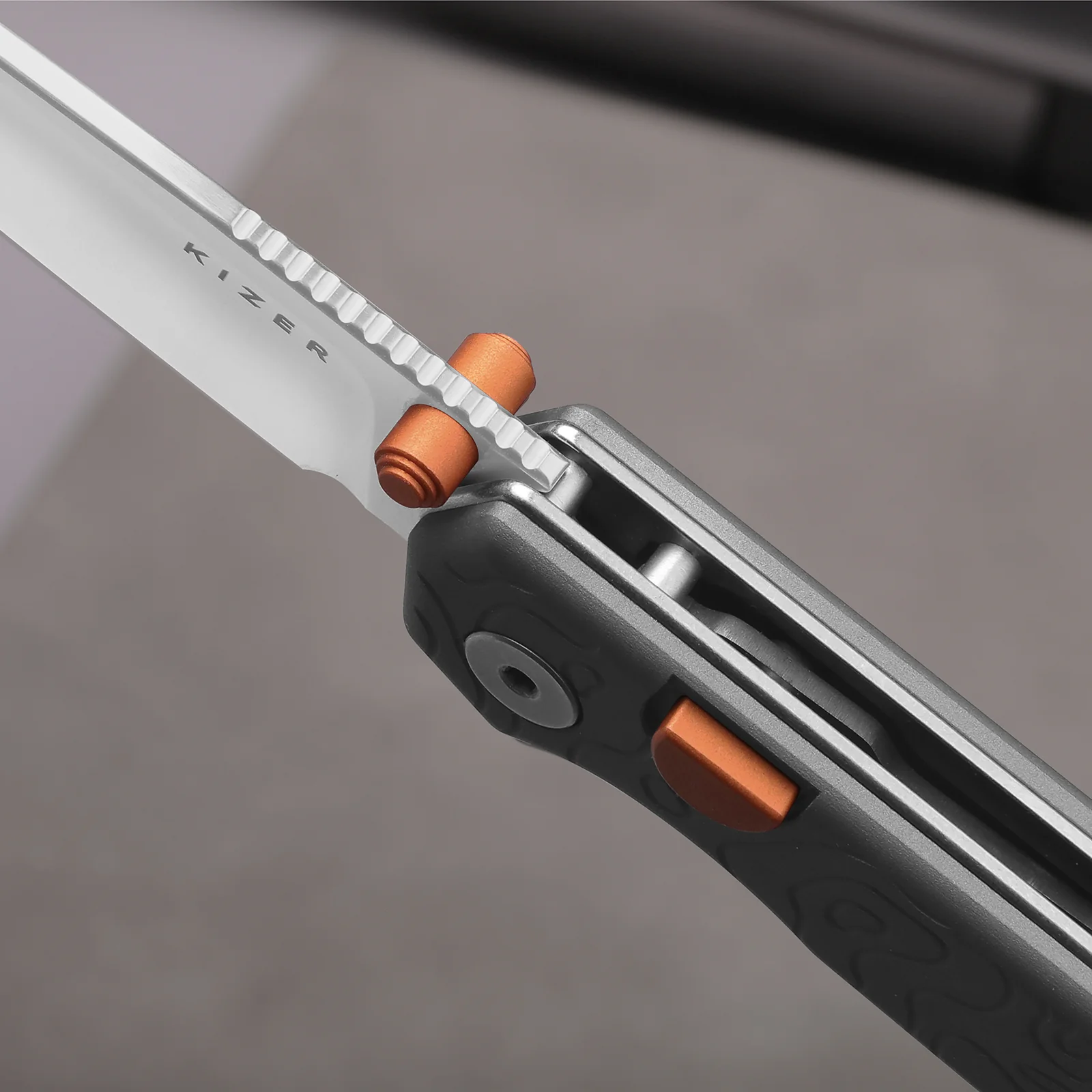 Begleiter 2.9 | Kizer Button Liner Lock™ | Gray Aluminum | S35VN | KizerB™ 3458.2BDA1 - Image 13