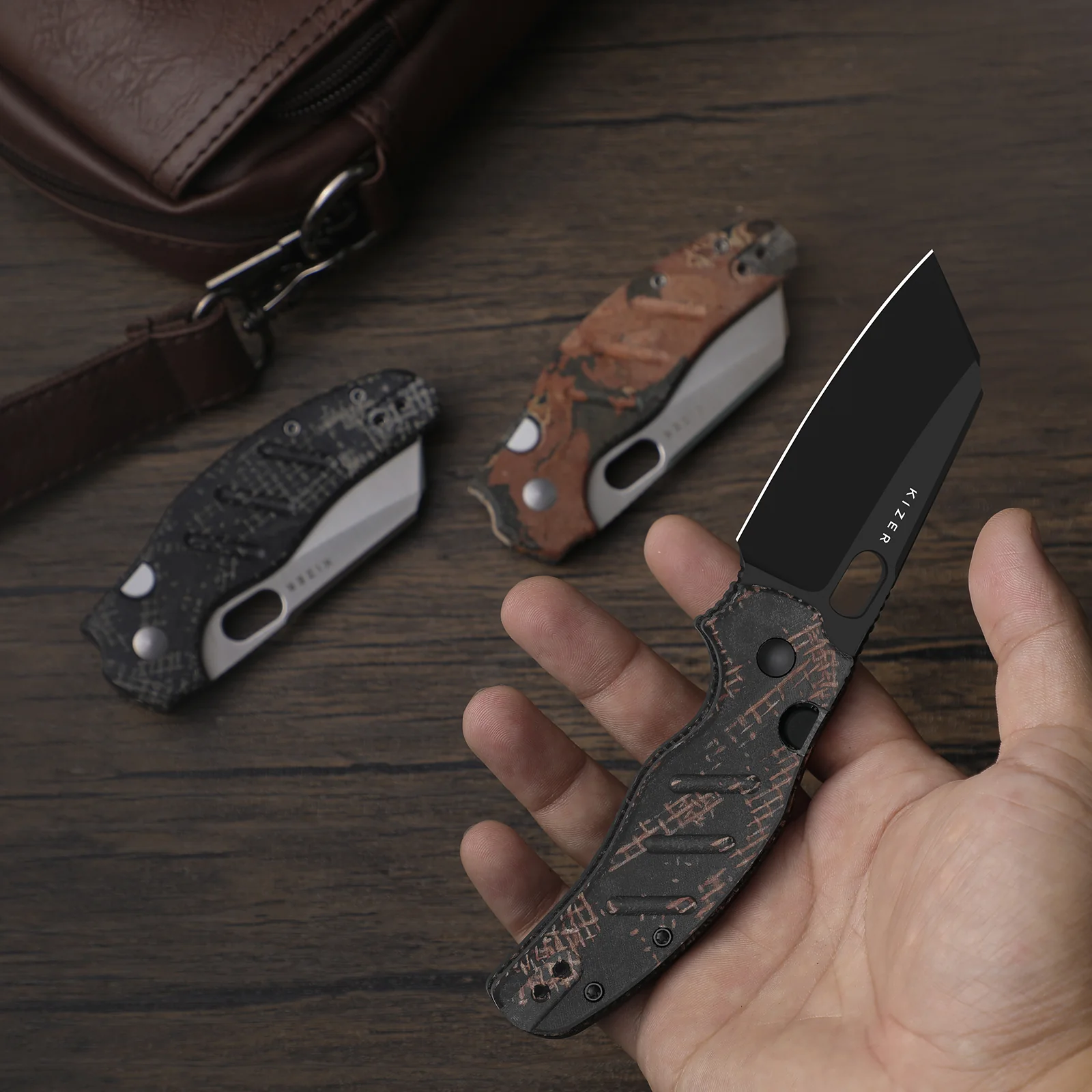 Sheepdog® C01C 2.9 CD | Current Micarta (Blue Burl Canvas) | Kizer Clutch Lock™ | Nitro-V | KizerV™ 3488.29CDA3 - Image 12