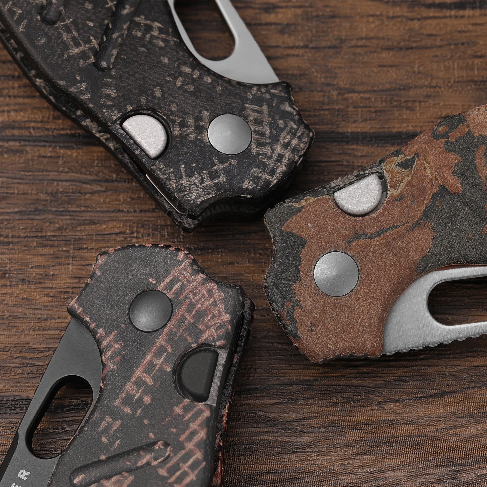 Sheepdog® C01C 2.9 CD | Current Micarta (Blue Burl Canvas) | Kizer Clutch Lock™ | Nitro-V | KizerV™ 3488.29CDA3 - Image 13