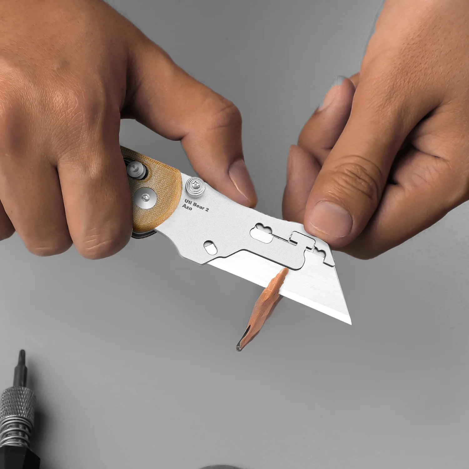 Drop Bear® Utility | Kizer Clutch Lock™ | Uti BEAR 2 | SK5 & 50Cr15MoV | Micarta | KizerV™ 3619JA7 - Image 13