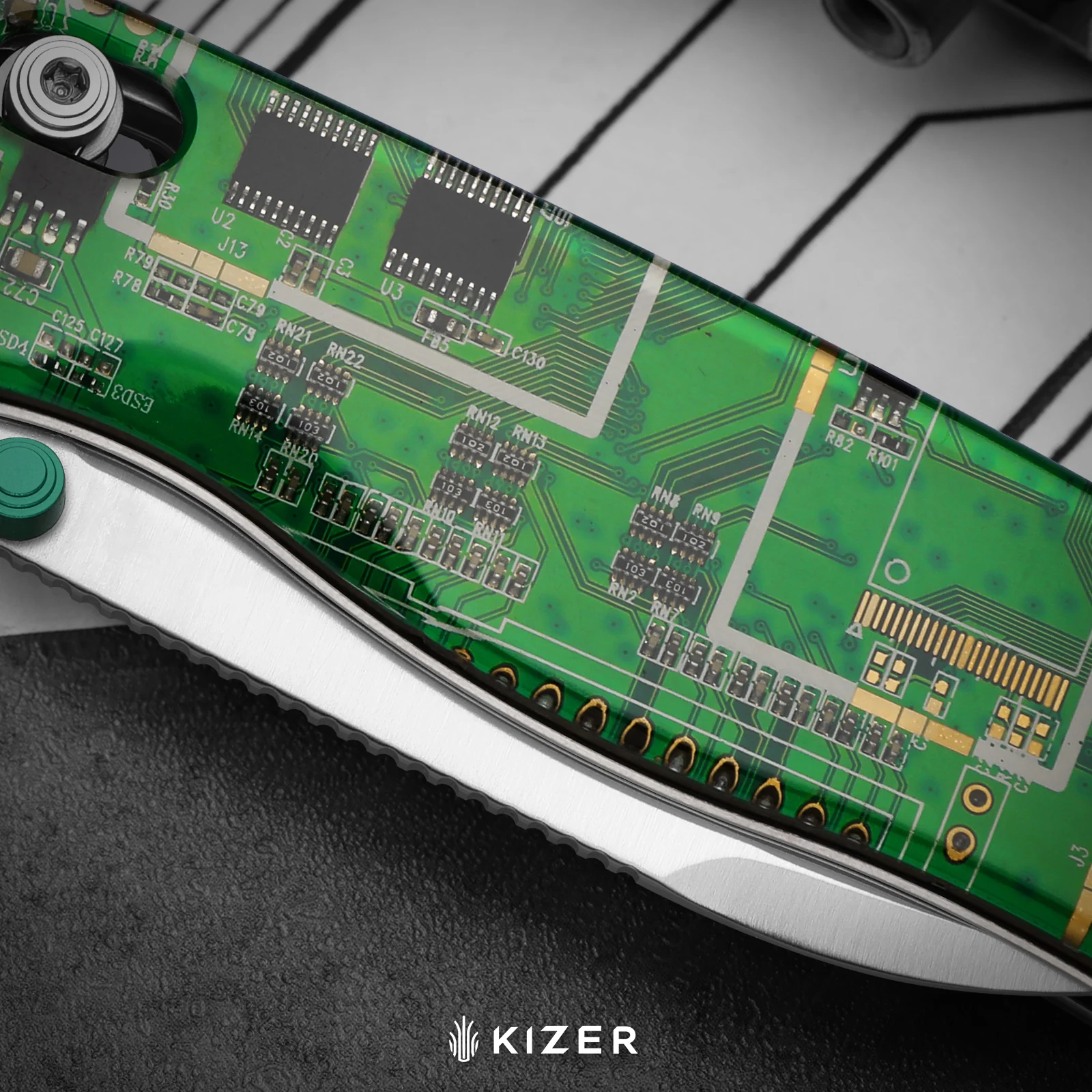 Begleiter 2.9 | Kizer Button Liner Lock™ | BD1N | Resin & PCB | Satin Finish | KizerV™ 3458.2BDA3 - Image 10