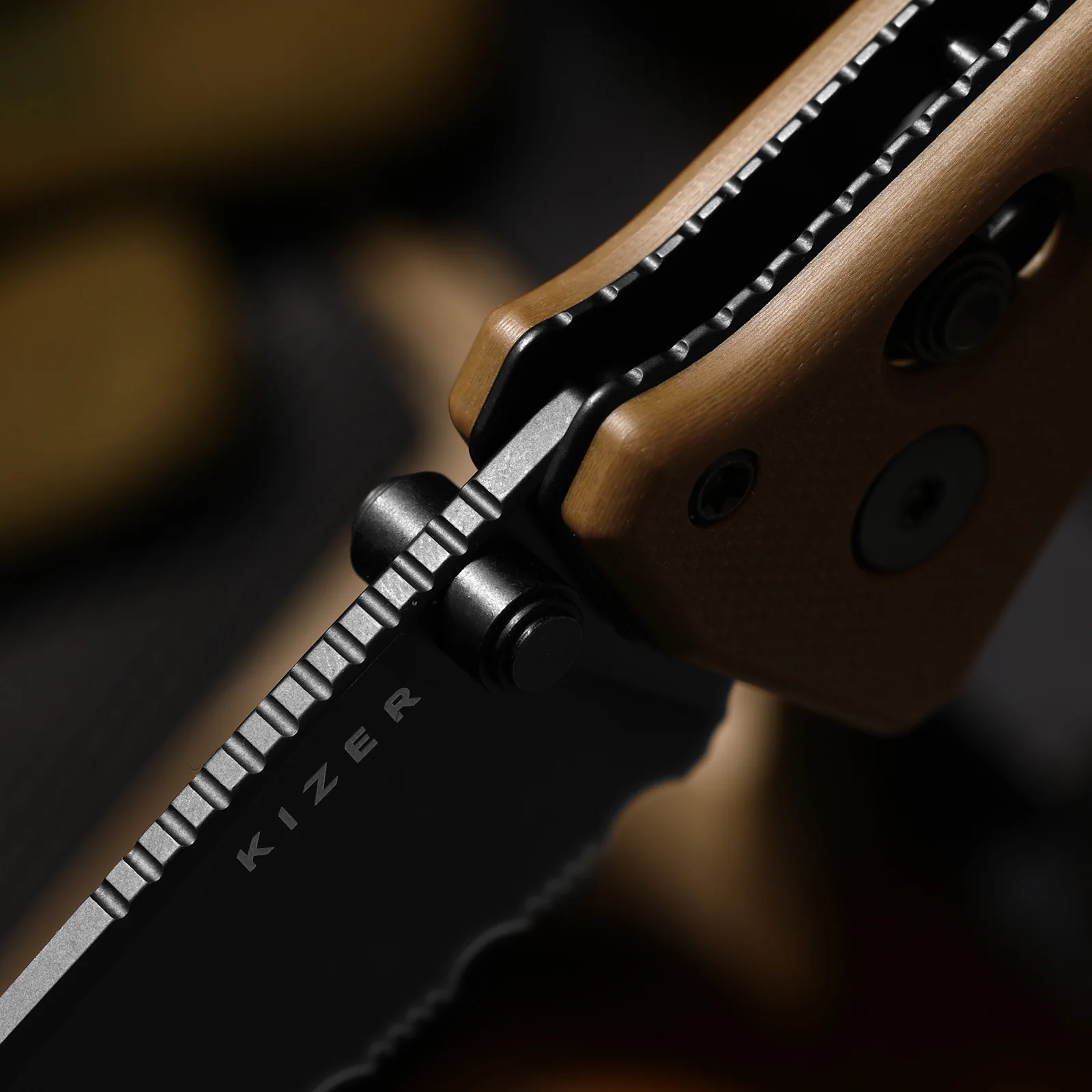 Aegis T | Kizer Clutch Lock™ | Tanto | Rescue Hook & Glass Breaker | KizerV™ 3774CTA2 - Image 18