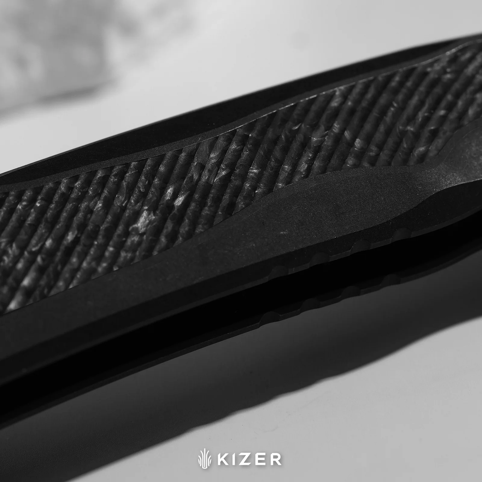 Mithril-Lefty | KineticFit™ Button Lock | M390 + DLC Ultra + Hand-Brushed | Titanium (DLC Ultra) & Fat Carbon | Exquisite Light | KizerX® FK08A1 - Image 15